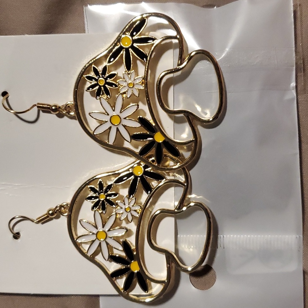 Mushroom Earrings w/Daisies